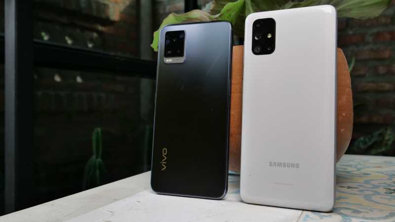 VIDEO: Samsung Galaxy M51 vs Vivo V20, Perang Ponsel Rp5 Jutaan!