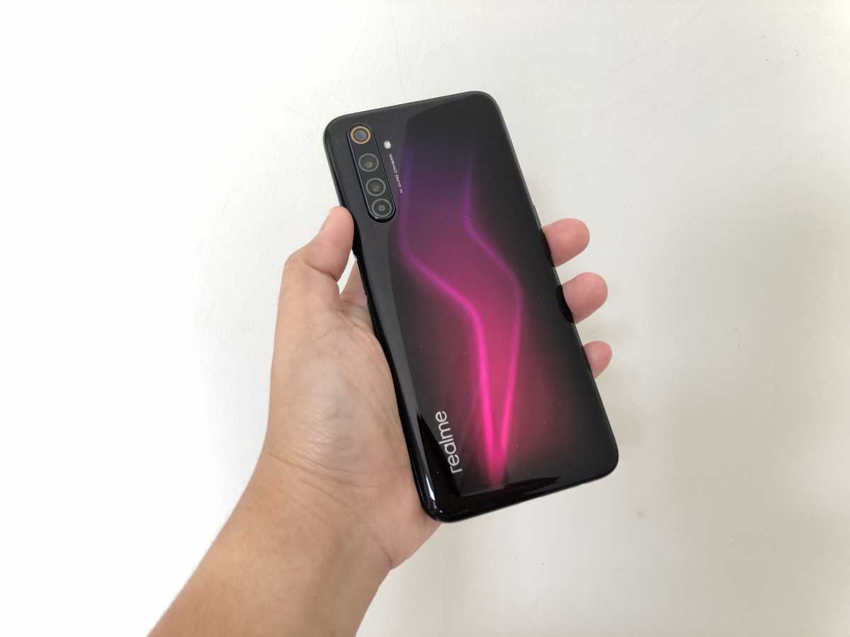 FOTO: Detail Bodi Realme 6 Pro Harga Rp 4,49 Juta FOTO: Detail Bodi Realme 6 Pro Harga Rp 4,49 Juta