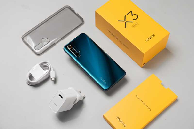 Realme Ungkap Alasan X3 SuperZoom Pakai Layar IPS Realme Ungkap Alasan X3 SuperZoom Pakai Layar IPS