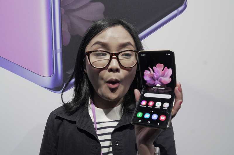 Samsung Galaxy Z Flip 5G Kini Turun Harga Samsung Galaxy Z Flip 5G Kini Turun Harga