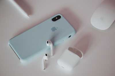 4 Hal yang Bikin Airpods Laris Manis di 2019