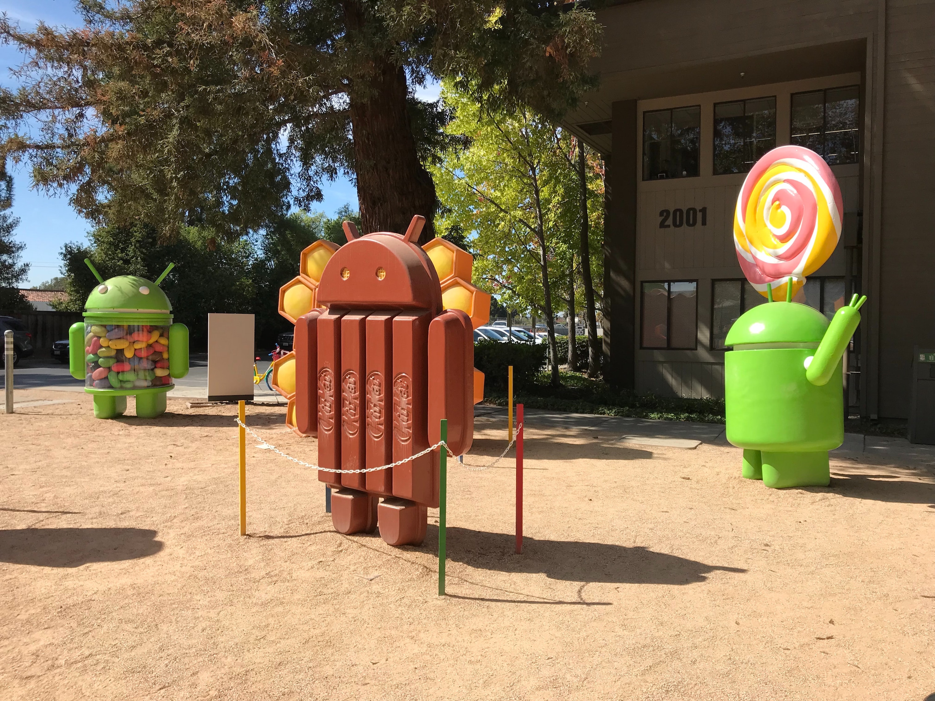 Google Berjanji Android 12 Lebih Mudah Bagi Toko Aplikasi Pihak Ketiga