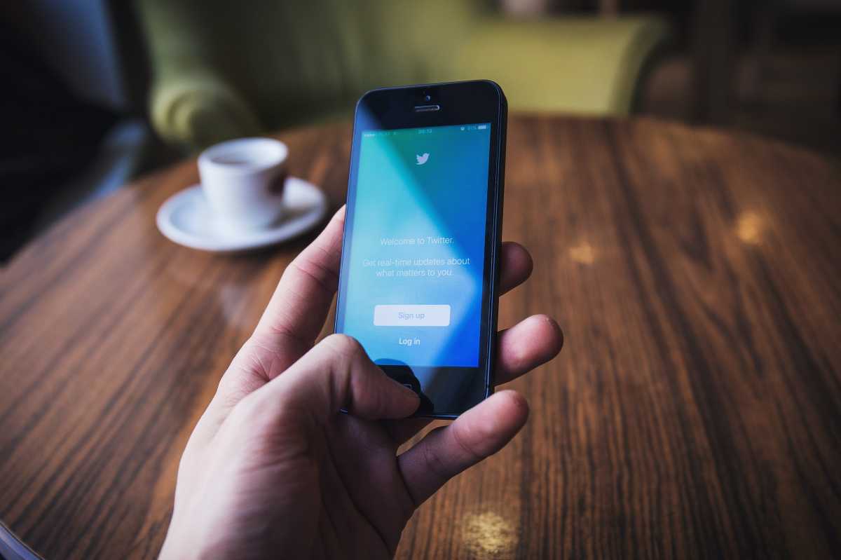 Akun Twitter Ini Beri Info Akurat Soal Virus Corona di Indonesia Akun Twitter Ini Beri Info Akurat Soal Virus Corona di Indonesia
