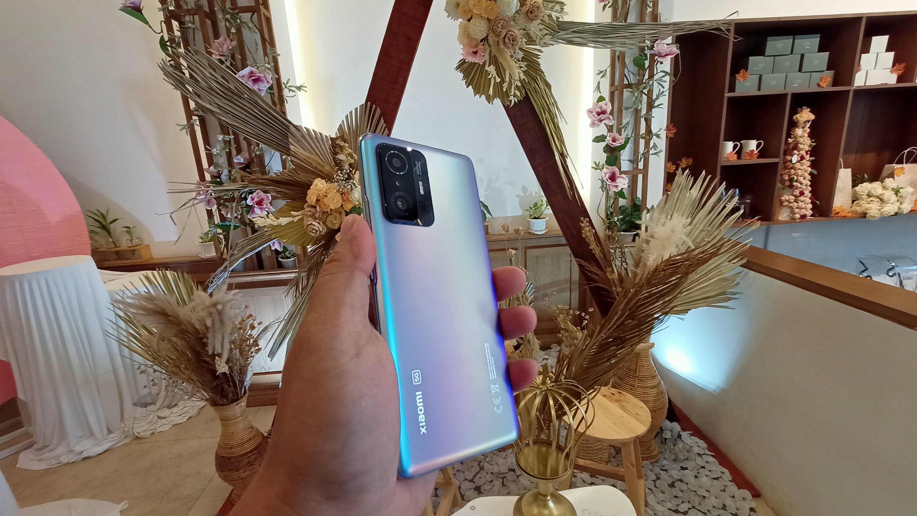 Xiaomi 11T Raih Most Worthy Smartphone Award di Uzone Choice Award 2021