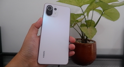 Review Mi 11 Lite: Desain Unggul, Spesikasi Standar Kelas Menengah