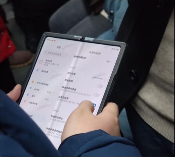 Tanda-tanda Ponsel Lipat Xiaomi Makin Dekat Tanda-tanda Ponsel Lipat Xiaomi Makin Dekat