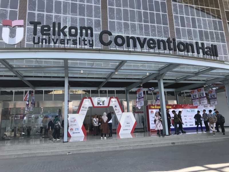 <i>Yuk</i> ke Kampus Telkom, Seru-seruan di Bandung ICT Expo 2019! <i>Yuk</i> ke Kampus Telkom, Seru-seruan di Bandung ICT Expo 2019!