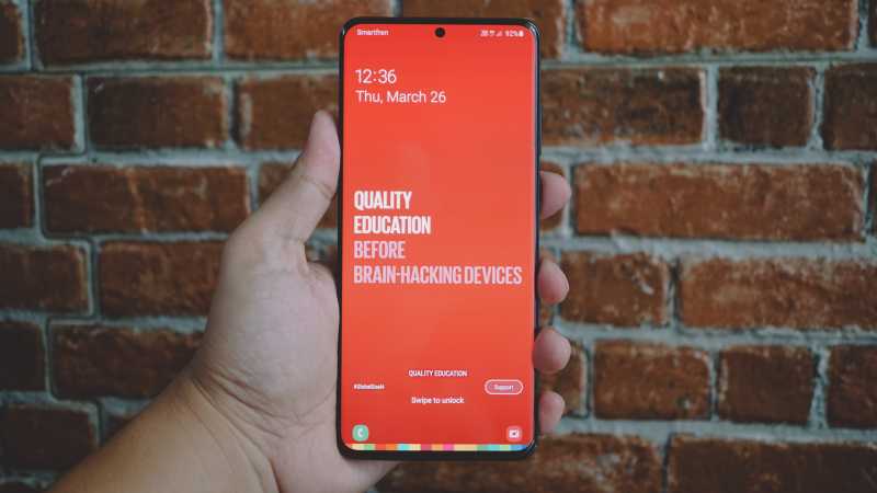 Samsung Patenkan Ponsel dengan Indikator Status pada Punch Hole