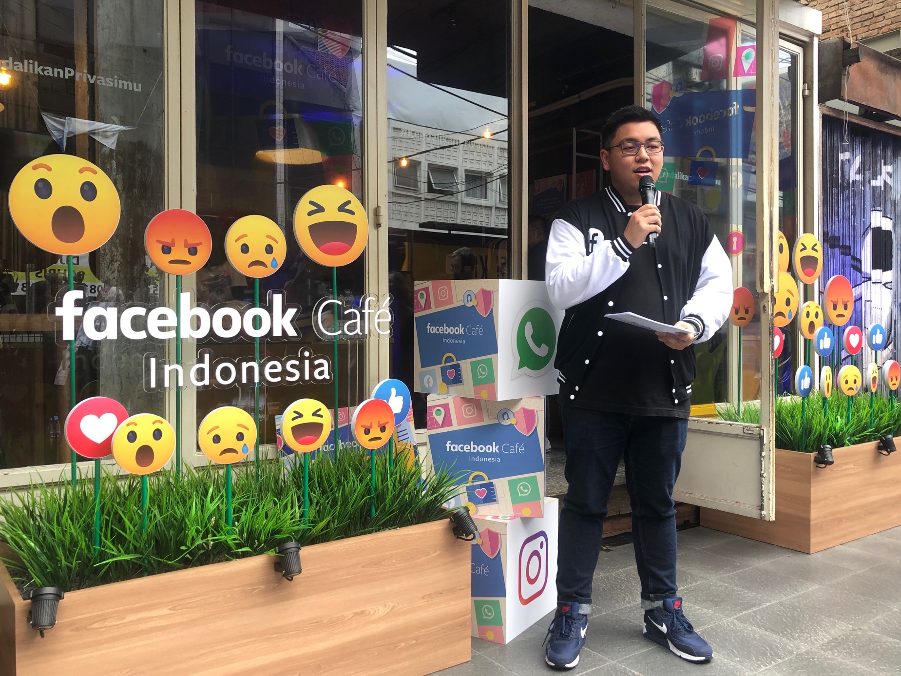 Facebook Buka Cafe di Jakarta, Isinya Gak Cuma Makanan & Minuman
