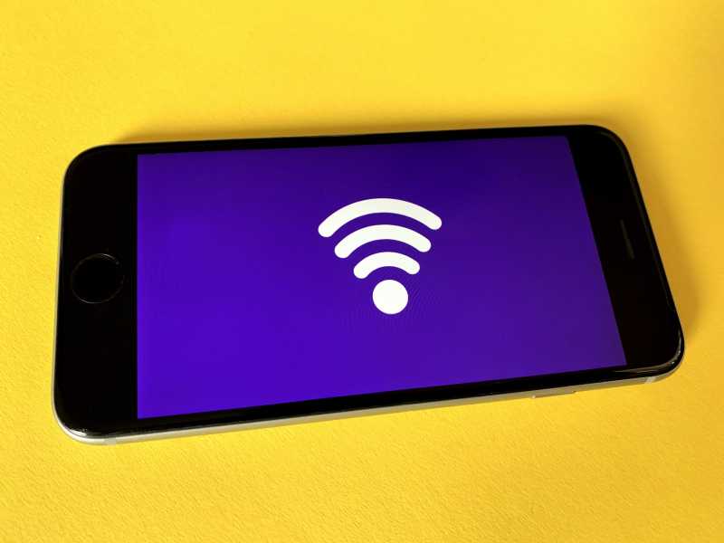 Lima Tips Aman Saat Pakai Jaringan Wifi Publik Lima Tips Aman Saat Pakai Jaringan Wifi Publik