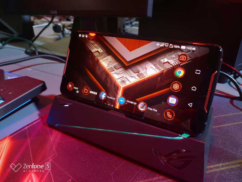 Gamers Bakal Ngiler dengan Ponsel ROG dari Asus Ini