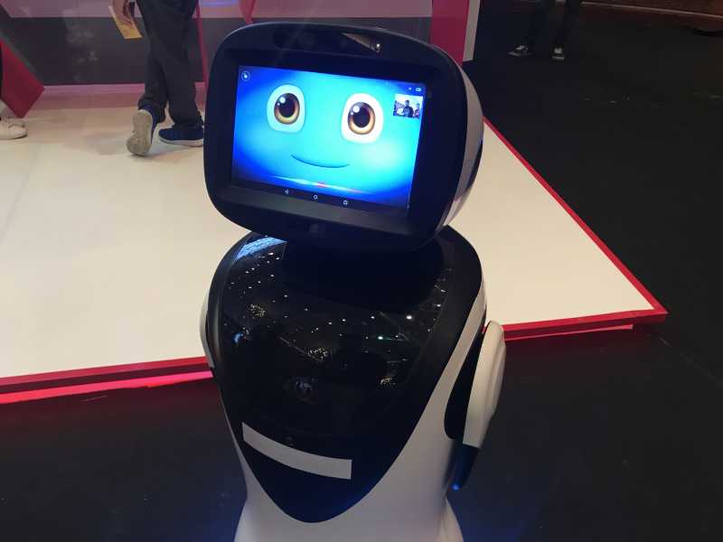 Ngobrol dengan Vero, Robot Pintar Milik Telkomsel Ngobrol dengan Vero, Robot Pintar Milik Telkomsel