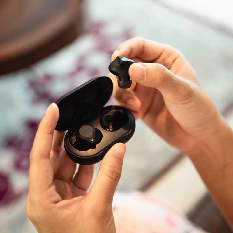 Airboom Pro, TWS dengan 14 Touch Sensor dan Tombol Volume Airboom Pro, TWS dengan 14 Touch Sensor dan Tombol Volume