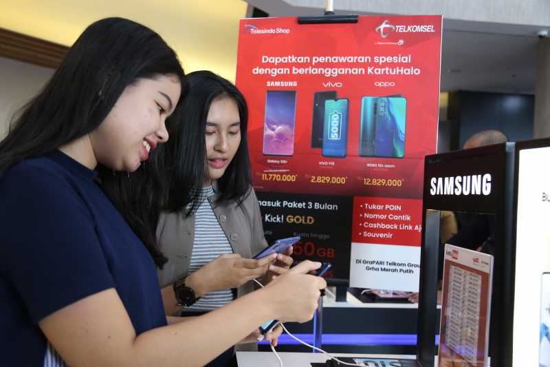 Telkomsel Tawarkan Paket Ponsel Terjangkau dengan Paket Data Melimpah Telkomsel Tawarkan Paket Ponsel Terjangkau dengan Paket Data Melimpah