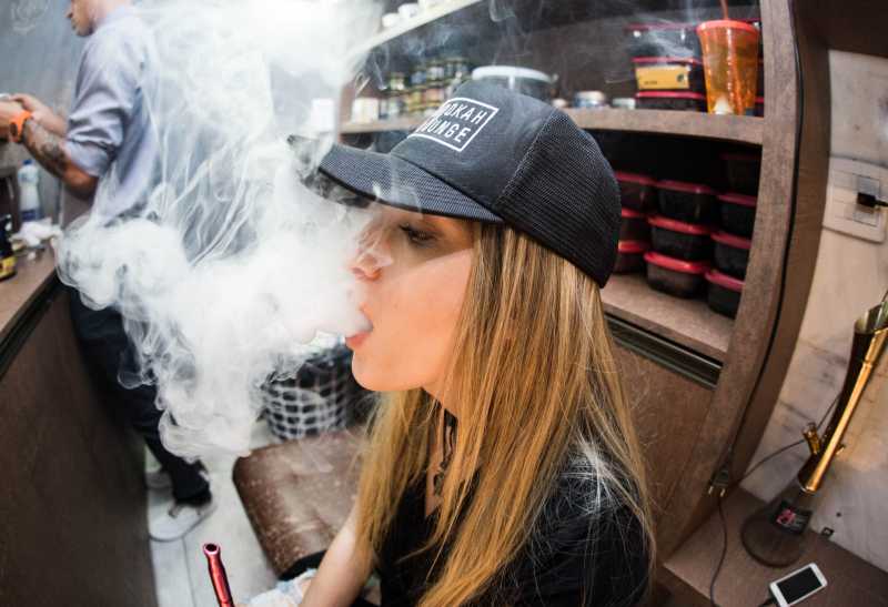 Perlukah ada aturan etika vaping di Indonesia? Perlukah ada aturan etika vaping di Indonesia?