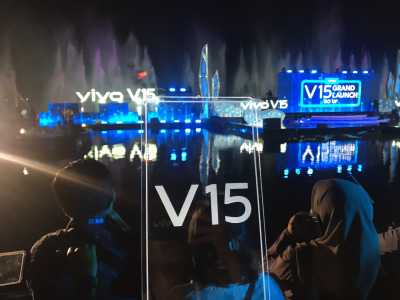 GALERI FOTO:  Vivo V15 Punya Kamera <i>Pop-up</i>