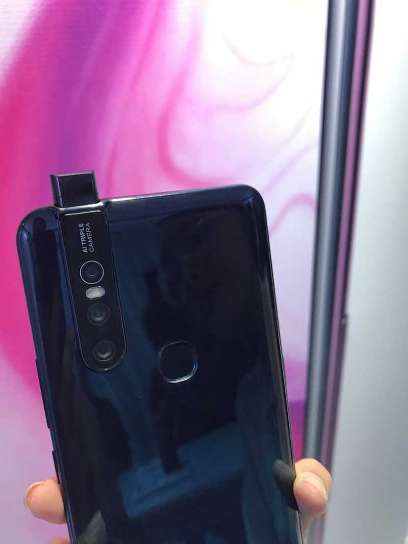 Kamera Bisa Keluar-Masuk Vivo V15 Gampang Rusak? Kamera Bisa Keluar-Masuk Vivo V15 Gampang Rusak?
