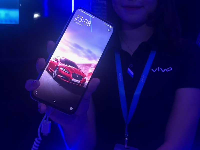 Ini Alasan Vivo Akhirnya Pakai Konektor USB Type-C di V17 Pro Ini Alasan Vivo Akhirnya Pakai Konektor USB Type-C di V17 Pro