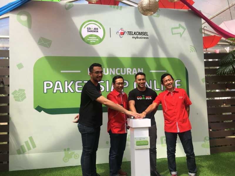 <i>Driver</i> Gojek Dapat Kejutan Paket Spesial dari Telkomsel