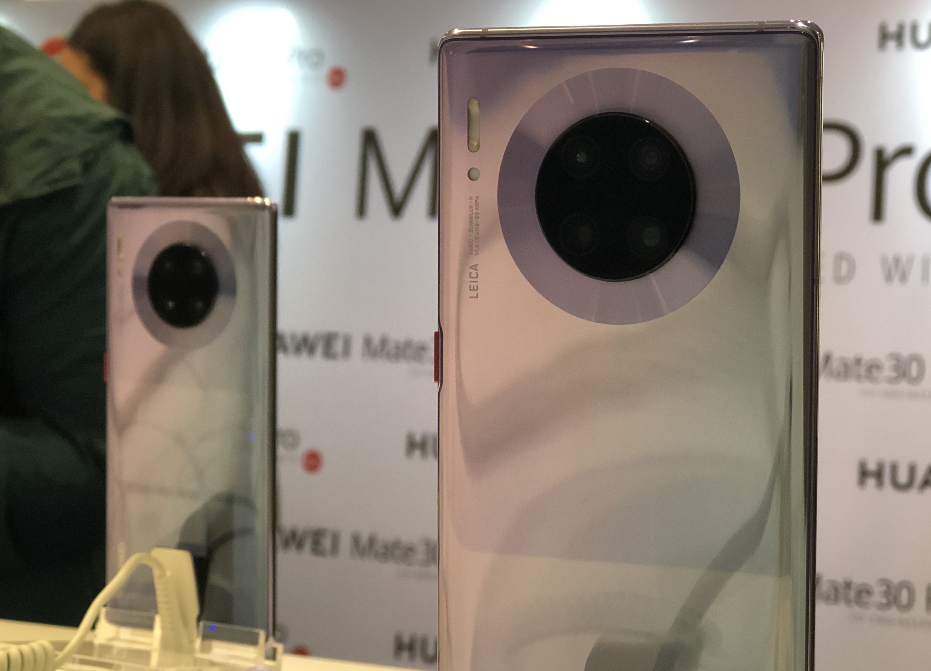 Kalau Pakai Huawei Mate 30 Pro, Bisa Medsos dan Pesan Ojol Gak Sih?