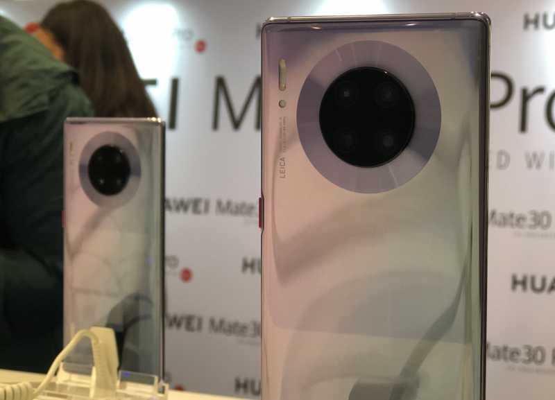 Kalau Pakai Huawei Mate 30 Pro, Bisa Medsos dan Pesan Ojol Gak Sih? Kalau Pakai Huawei Mate 30 Pro, Bisa Medsos dan Pesan Ojol Gak Sih?
