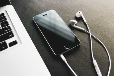 6 Tips Rawat <i>Earphone</i> Biar Awet