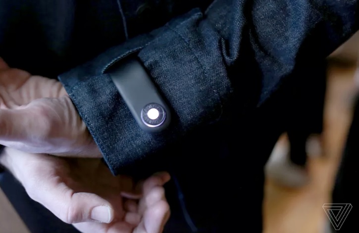 Teknologi Google di Jaket Pintar ini Bisa Ingatkan Pengguna Agar Ponsel Tidak Ketinggalan Teknologi Google di Jaket Pintar ini Bisa Ingatkan Pengguna Agar Ponsel Tidak Ketinggalan