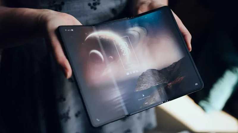 Ponsel Ini Bisa Dilipat dan Berubah jadi Tablet 10 Inci Ponsel Ini Bisa Dilipat dan Berubah jadi Tablet 10 Inci