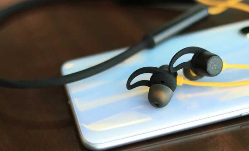 Review Realme Buds Wireless, Dentuman Bas yang Memukau