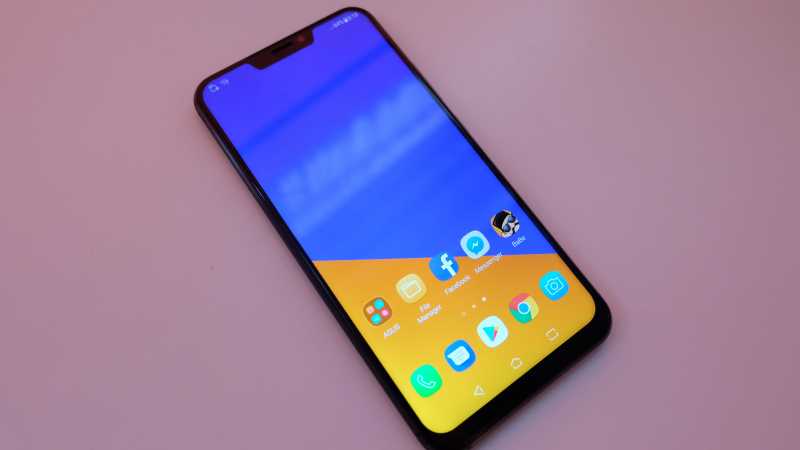 Kenalan <i>Yuk</i>, ini Asus Zenfone 5 yang Dibilang ‘Kloningan’ iPhone X Kenalan <i>Yuk</i>, ini Asus Zenfone 5 yang Dibilang ‘Kloningan’ iPhone X