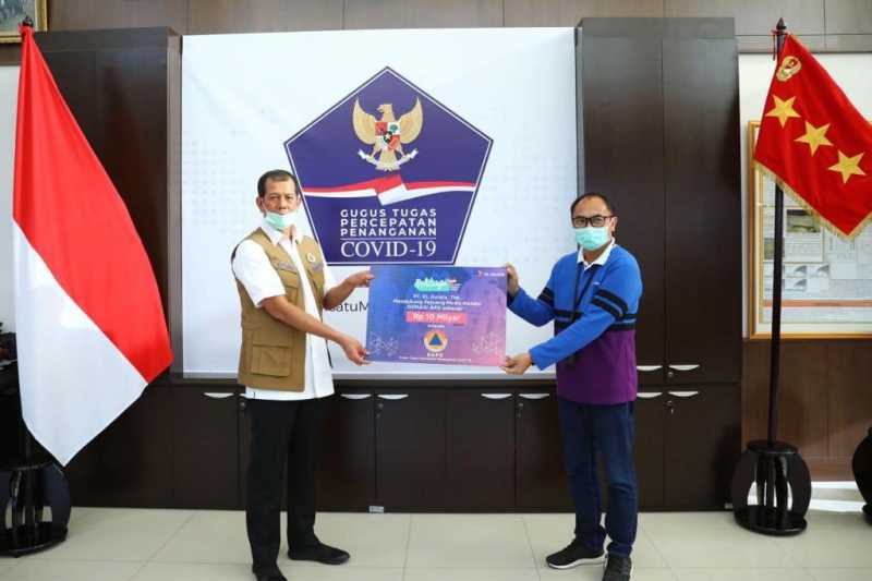 XL Axiata Sumbang Rp10,8 Miliar untuk Tangkal COVID-19 XL Axiata Sumbang Rp10,8 Miliar untuk Tangkal COVID-19