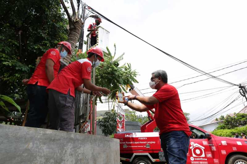 Pastikan Kualitas Layanan Aman, Direksi Telkom Tinjau Lokasi Banjir