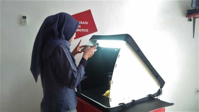 Telkom Bangkitkan Kembali UKM Terdampak Covid-19 Pakai Titip Jual
