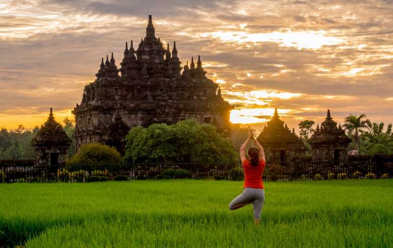 Kemenpar Lindungi Wisatawan dengan Asuransi Seharga Mulai Rp 10 Ribuan Kemenpar Lindungi Wisatawan dengan Asuransi Seharga Mulai Rp 10 Ribuan
