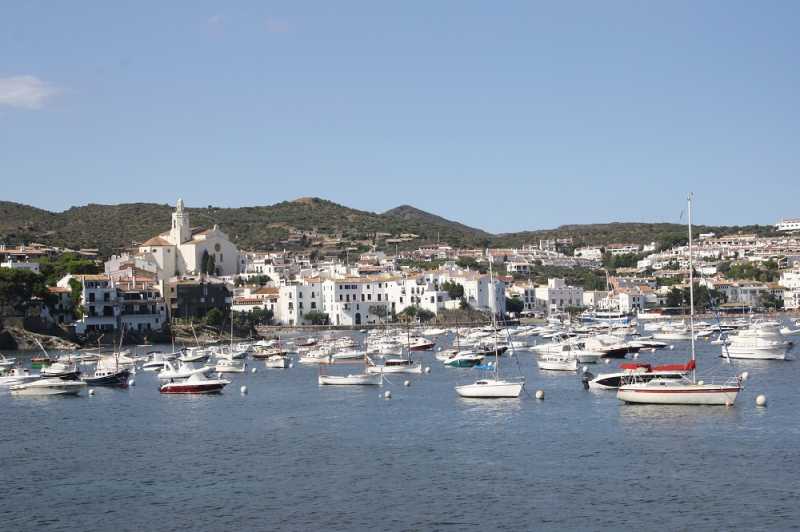 Coba Ajak Pasangan Kamu ke Cadaqués, Kota Paling Romantis di Spanyol