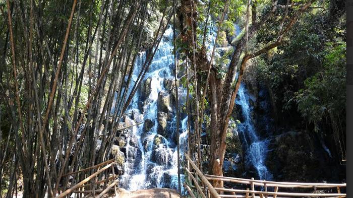 Menikmati Pesona Air Terjun Unik Tujuh Tingkat di Lahat Menikmati Pesona Air Terjun Unik Tujuh Tingkat di Lahat