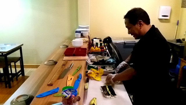 Menikmati Sushi Kelas Dunia di Oshi Sushi Menikmati Sushi Kelas Dunia di Oshi Sushi