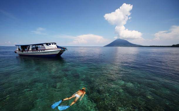 Menyelami Keindahan Manado Menyelami Keindahan Manado