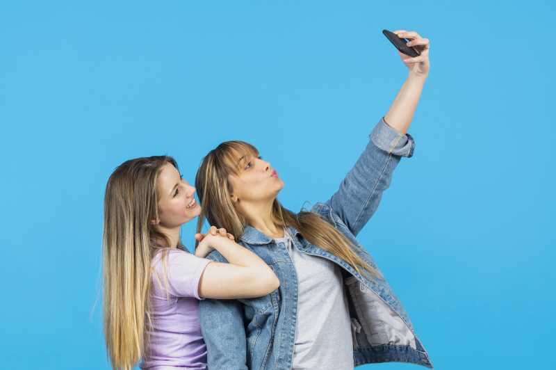 <i>Bye</i> Filter 'Operasi Plastik' Instagram <i>Bye</i> Filter 'Operasi Plastik' Instagram