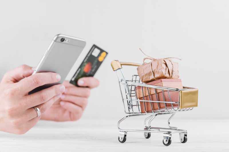 <i>Udah</i> Kebanyakan, <i>E-Commerce</i> di Indonesia Dinilai Hadapi Titik Jenuh <i>Udah</i> Kebanyakan, <i>E-Commerce</i> di Indonesia Dinilai Hadapi Titik Jenuh