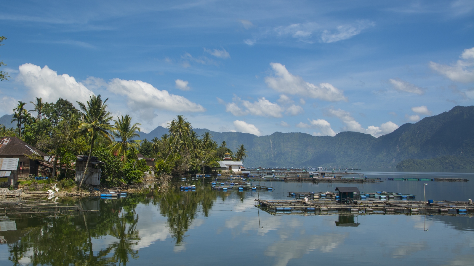 Sumatera Barat Punya Destinasi Asyik, Namanya Danau Maninjau