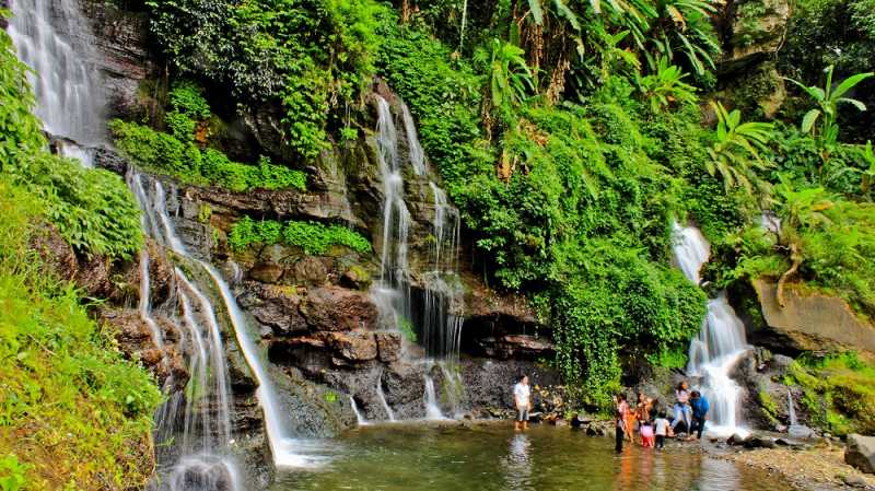 5 Air Terjun Menawan di Garut 5 Air Terjun Menawan di Garut