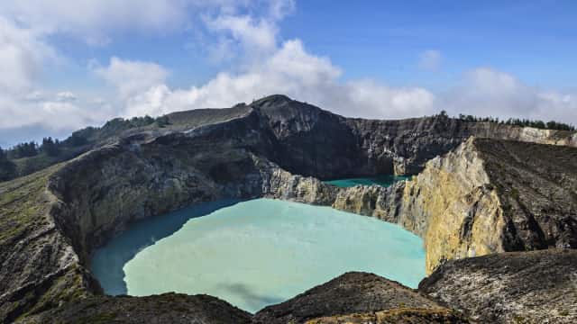 Kamu Bakal Rugi Kalau Belum Berlibur ke Danau Kelimutu di Nusa Tenggara Timur