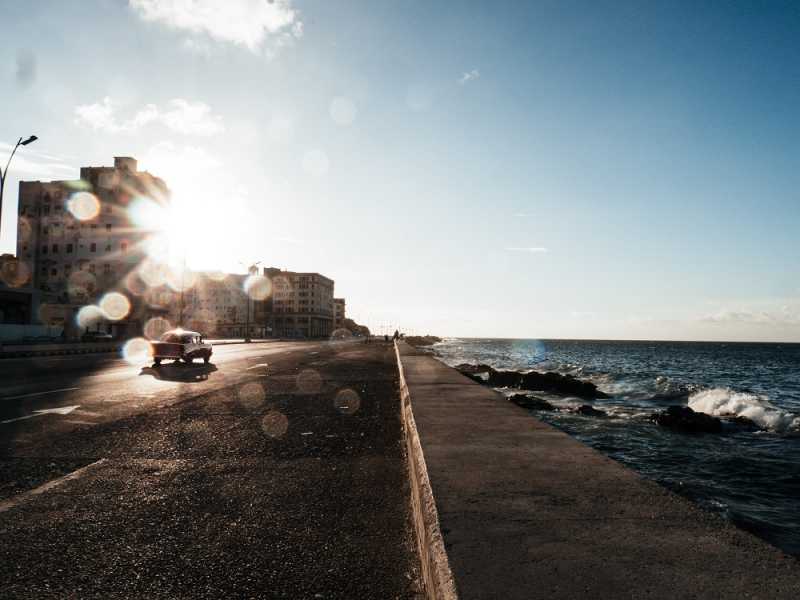 El Malecon di Kuba, Destinasi Romantis yang Jadi Lokasi Syuting Drama Korea ‘Encounter’ El Malecon di Kuba, Destinasi Romantis yang Jadi Lokasi Syuting Drama Korea ‘Encounter’
