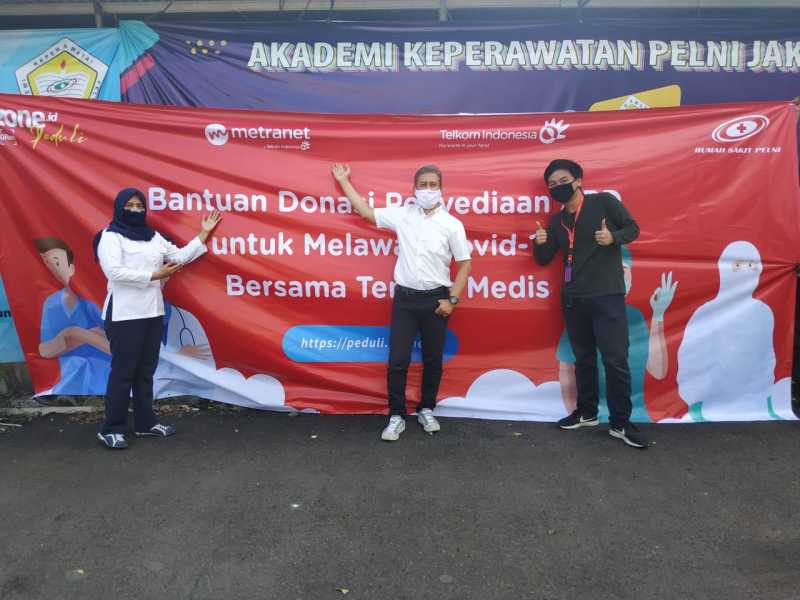 Uzone Serahkan Donasi Pembaca ke RS Pelni Uzone Serahkan Donasi Pembaca ke RS Pelni