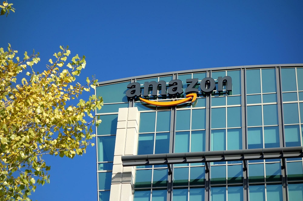 FBI Tangkap Pria yang Berencana Meledakkan Pusat Data Amazon
