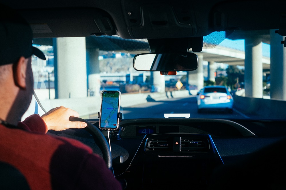 Uber Jual Bisnis Mobil Otonom