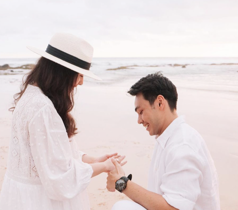 Chelsea Islan yang Dilamar, Netizen yang Patah Hati Chelsea Islan yang Dilamar, Netizen yang Patah Hati