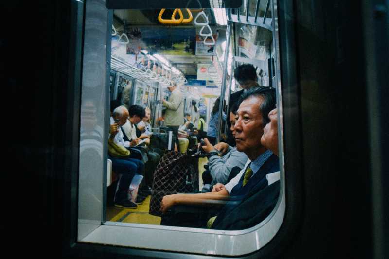KRL Commuter Line Hentikan Perjalanan ke Bogor KRL Commuter Line Hentikan Perjalanan ke Bogor