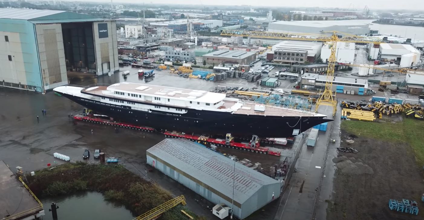 first-look-at-jeff-bezos-new-toy-record-breaking-oceanco-sailing-yacht-y721-launched-172333_1